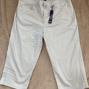 Gloria Vanderbilt Slimming crop pants Size 16 NWT tan pockets 12" inseam light